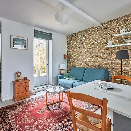 Cote - A 1km De La *